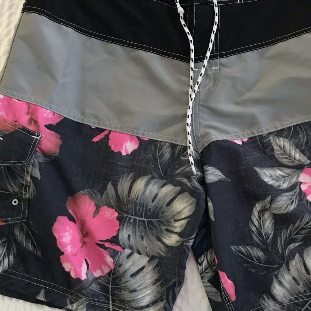 RSSurf Board shorts - size 32